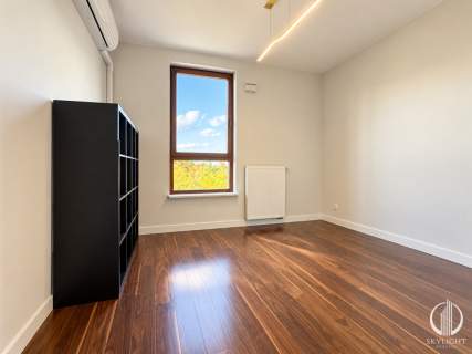 Czteropokojowy apartament na Woli