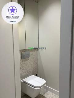 Wygodny lokal usługowy na parterze, witryny