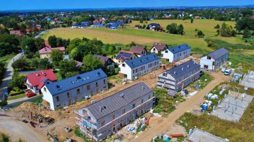 Dom z ogrodem 96 m 2 miejsca w cenie