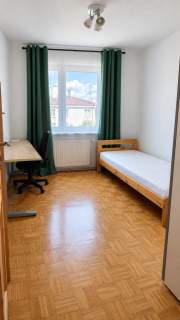 3 pok, ciche, jasne z balkonem i piwnicą. Możliwość dokupienia...