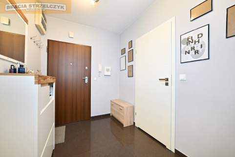 2 pokoje z balkonem garażem i komórką