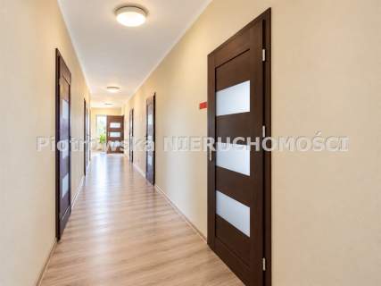 Biuro do wynajęcia, 183 m2, Sieradz