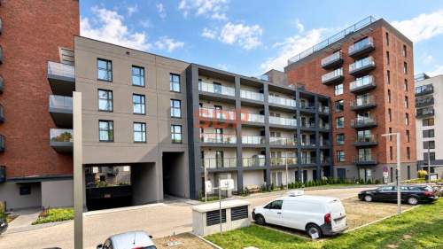 86,98 m2 4 pokoje 2 balkony garaż Centrum