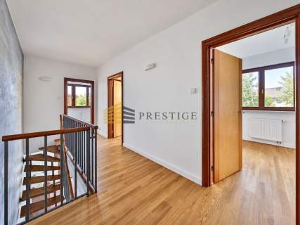 Dwupoziomowy apartament z prywatnym ogródkiem Wilanów
