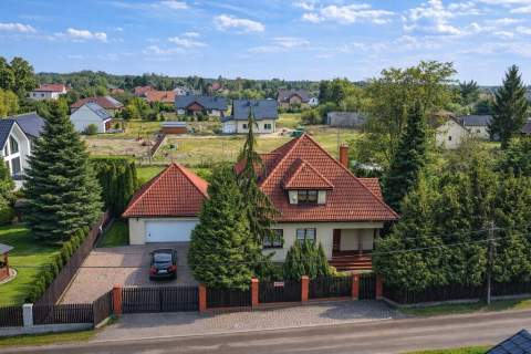 Dom z ogrodem Bramki koło Błonia Blisko PKP