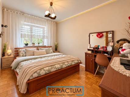 Centrum Torunia 4 pokoje 1 piętro Balkon