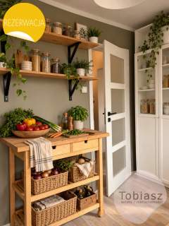 30 m2, osobna kuchnia, balkon, 1 piętro