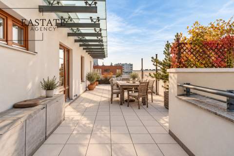 TOP apartment z 80 m tarasem Ostatnie piętro-Fort W