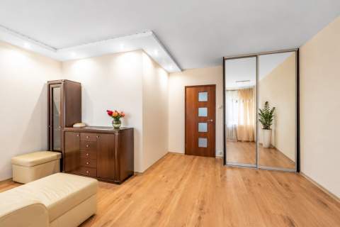 3 POKOJE 58,8 m I PIĘTRO BALKON OS. KMITY