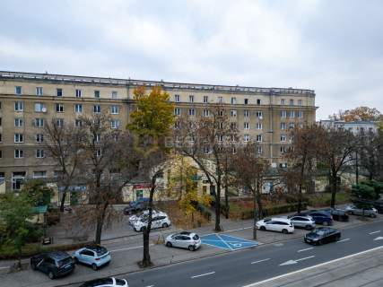 Klimatyczne 61 m2 Kamienica Metro Płocka
