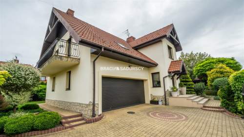 ZADBANY,WYSOKI STANDARD DOM OK 230 M2