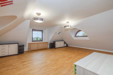 SPOKÓJ PRZESTRZEŃ SWOBODA DOM W CHWASZCZYNIE