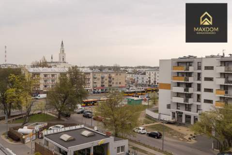Kawalerka przy Placu Szembeka z widokiem na zieleń