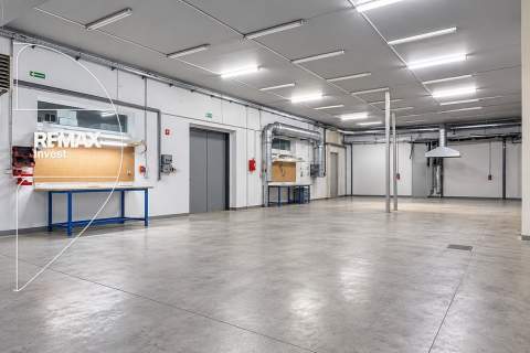 Obiekt magazynowo-usługowo-biurowy 723 m2 Bielsko