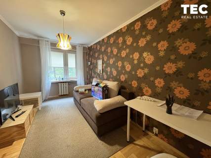 4 pokoje Balkon Oddzielna kuchnia