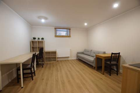 ul. CHOCIMSKA 25,14 m2 suterena