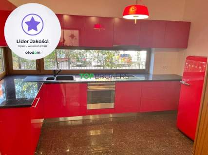 Elegancki dom wolnostojący w centrum Wesołej