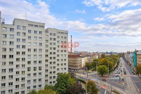Można zrobić 2 pokoje. Prawie 26 m2 do podziału. Blisko Un
