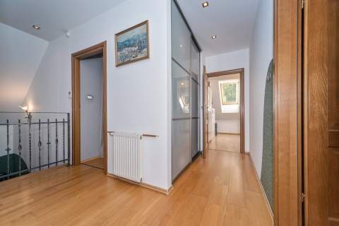 Elegancki dom z dużą działką 2648 m Pisarzowice