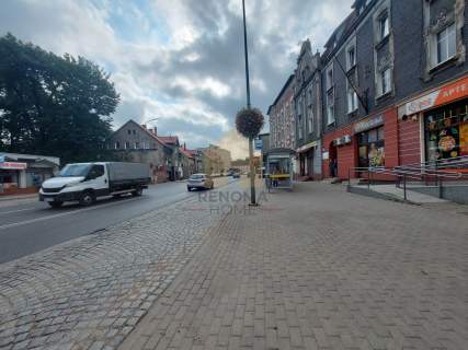 Lokal przy głównej ulicy z witryną 
