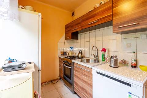 2 POKOJE 52 m2 II PIĘTRO OS. SIKORSKIEGO