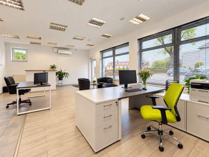 Tuż przy DK 81, duże witryny, 72m2
