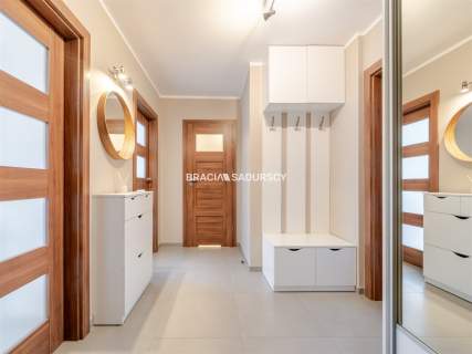 2 POKOJE 52 m BALKON OSOBNA KUCHNIA