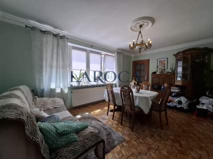 Pół domu z dużym tarasem, wysoki garaż, ogródek