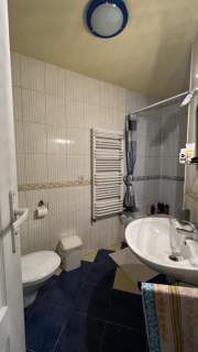 Dom z apartamentem przy jeziorze i lesie