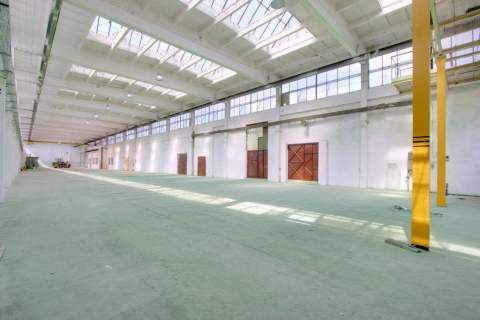 Hala z suwnicą 3t., pow. 1146m2, Kielce
