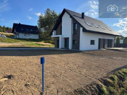 Nowoczesny dom 182 m2 działka 9 arów
