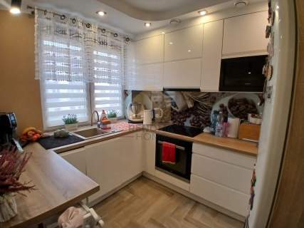 Bezczynszowe 1 piętro balkon piwnica
