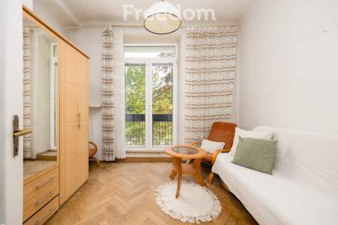 2 pokoje, widok na Pałac Kultury, balkon, Metro