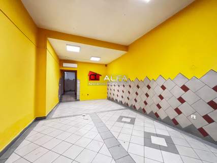 Do wynajęcia lokal handlowo - usługowy, parter - ścisłe Centrum...