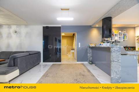 Piękny dom z pełnym wyposażeniem - działka 7200 m2