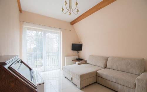 Dworek / dwa budynki z parkiem / hotel sale