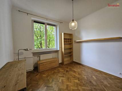 Dwupokojowe z widną kuchnią przy Stacji metra