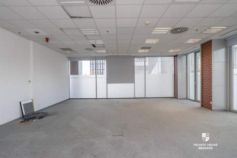 Parterowy lokal usługowy 75 mkw