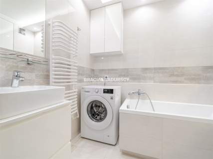 2 POKOJE 52 m BALKON OSOBNA KUCHNIA