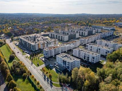 2-POK. Z OGRÓDKIEM I MIEJSCEM POSTOJOWYM W CENIE