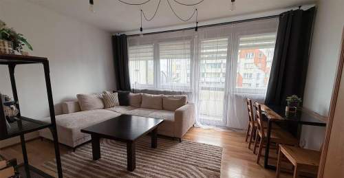 Środkowe piętro, 3 pokoje i remont w 2024 r.