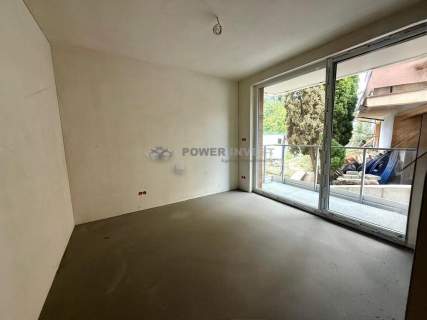3 balkony Salon z widokiem na zieleń Prywatny garaż
