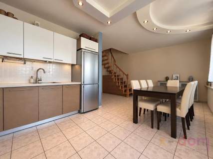 Dwupoziomowe 93 m 2 balkony Parking Centrum