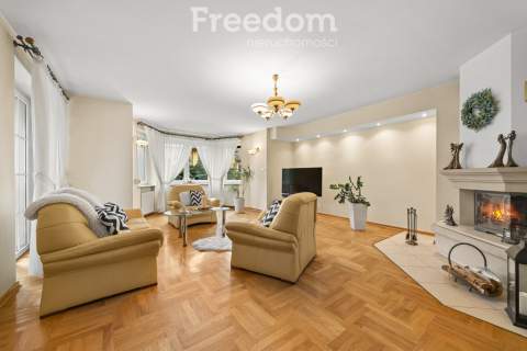 Przestronny dom 300m2 w Żyrardowie pod lasem