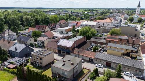 Przestronny budynek mieszkalno-usługowy