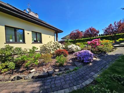 Komfortowy dom 188m2 - garaż, biuro, piękny ogród