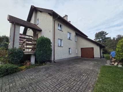 solidny dom z 3 mieszkaniami w centrum Rumi w spokojnej lokalizacji