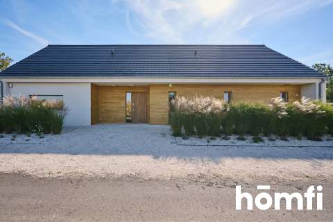 Unikalna parterowa stodoła Japandi Smart Home