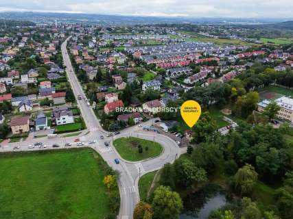 Budynek wolnostojący / pętla MPK / duży ruch
