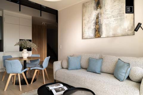 Wykończony apartament z antresolą i balkonem